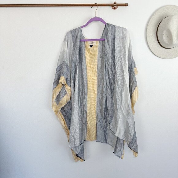 Universal Thread Kimono - Picture 1 of 2